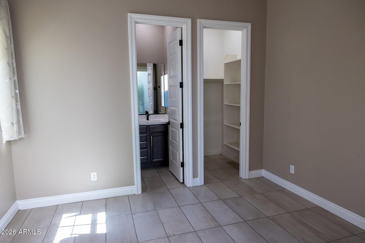 2462 E Lovebird Ln - Photo 4 of 39