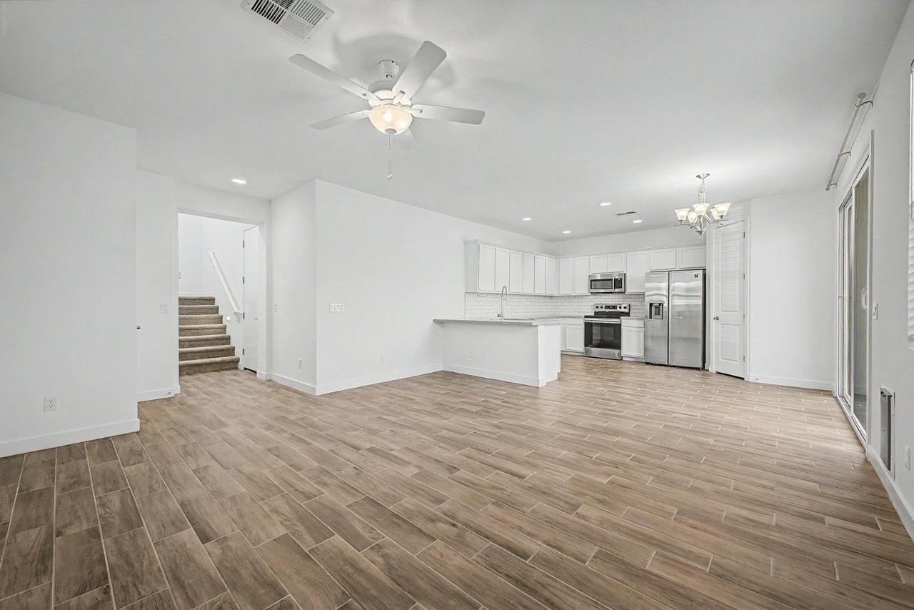 5512 S Dillon - Photo 3 of 22