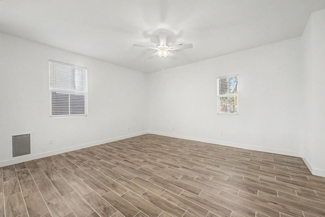 5512 S Dillon - Photo 5 of 22