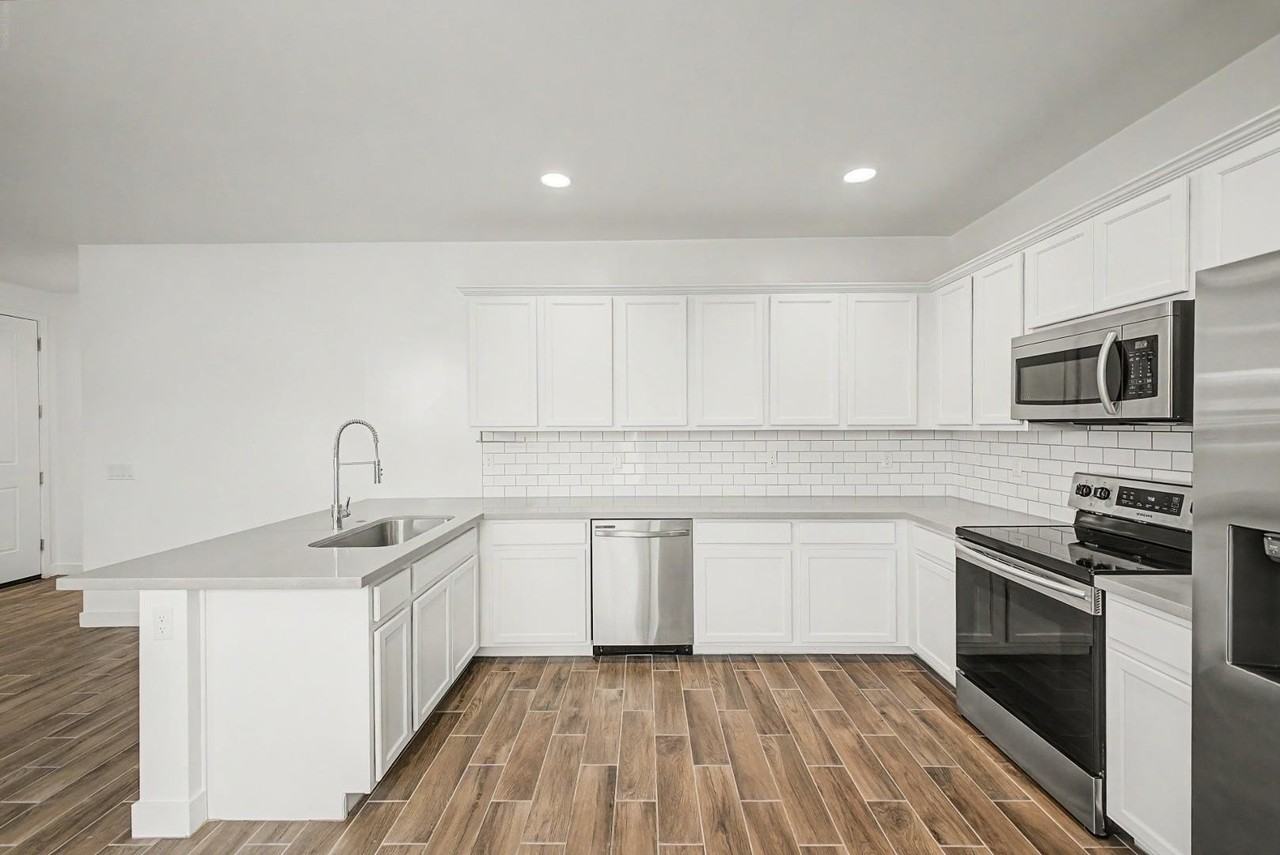 5512 S Dillon - Photo 7 of 22