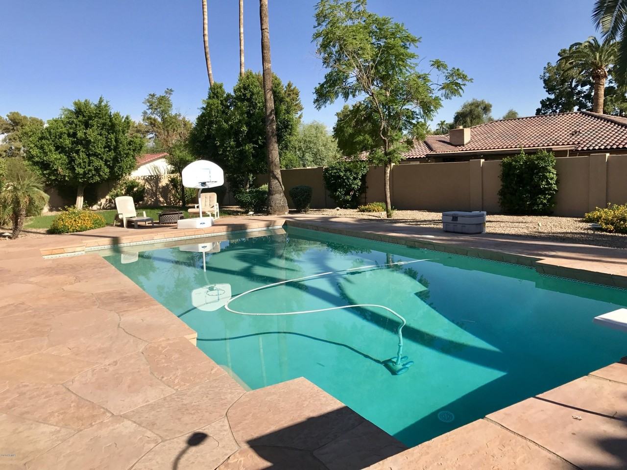 185 E Cercado Ln - Photo 2 of 40