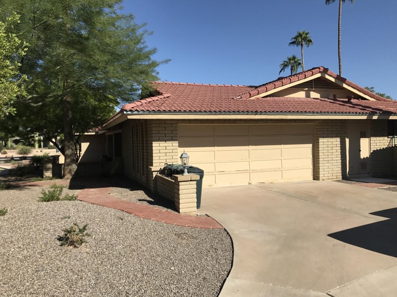185 E Cercado Ln - Photo 4 of 40