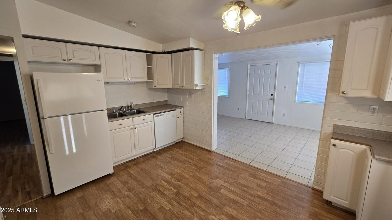 11375 N 112th Dr - Photo 2 of 16