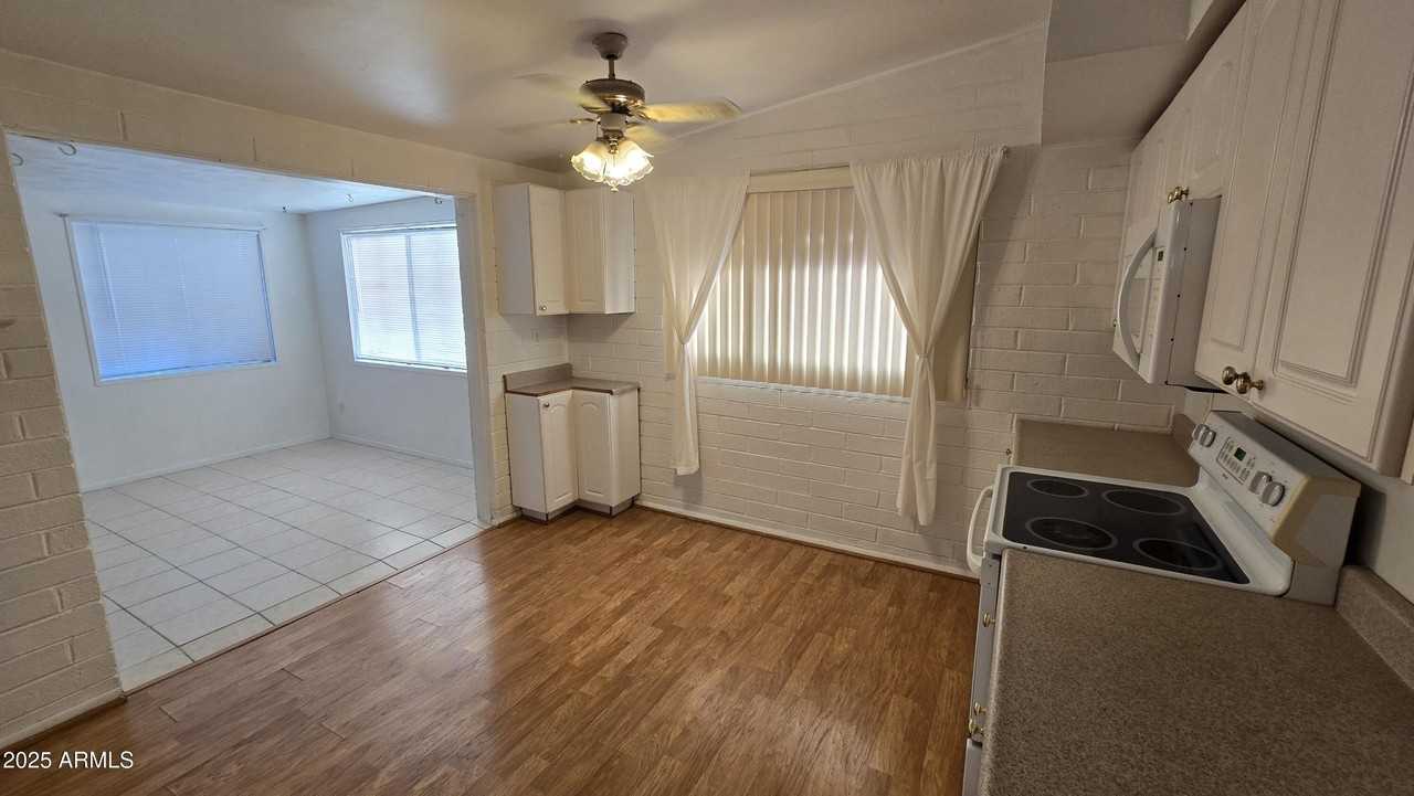 11375 N 112th Dr - Photo 6 of 16