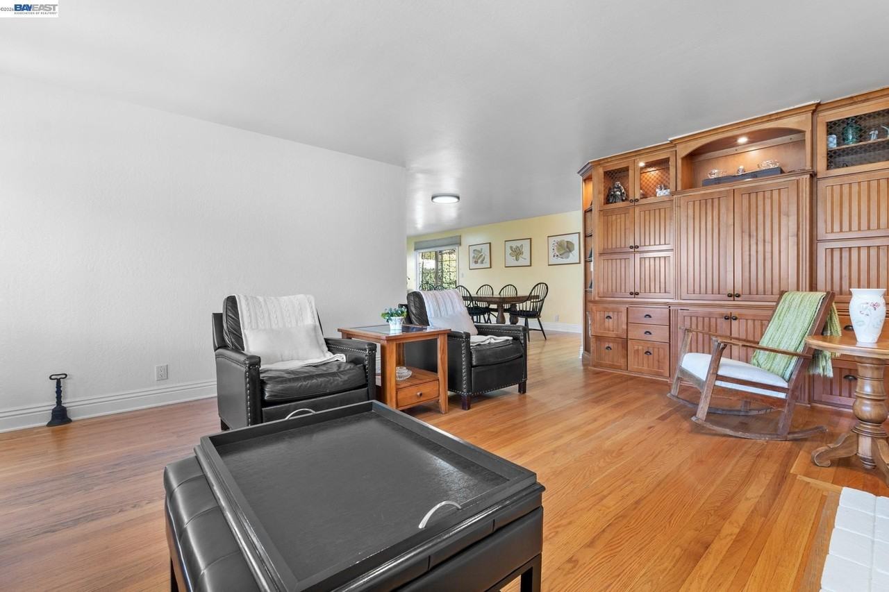 4678 Whiting St - Photo 7 of 22