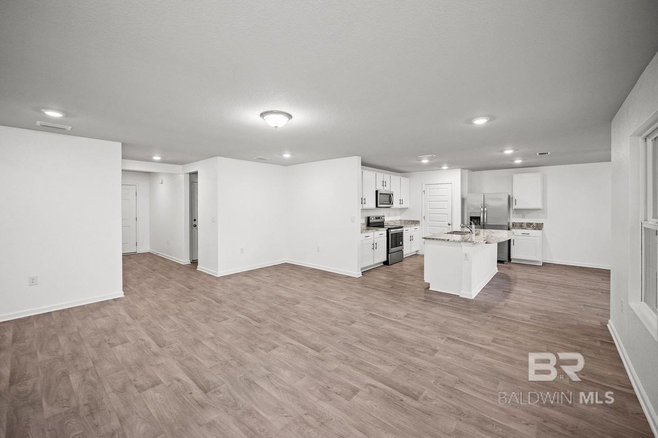 7087 Abigail St - Photo 3 of 7