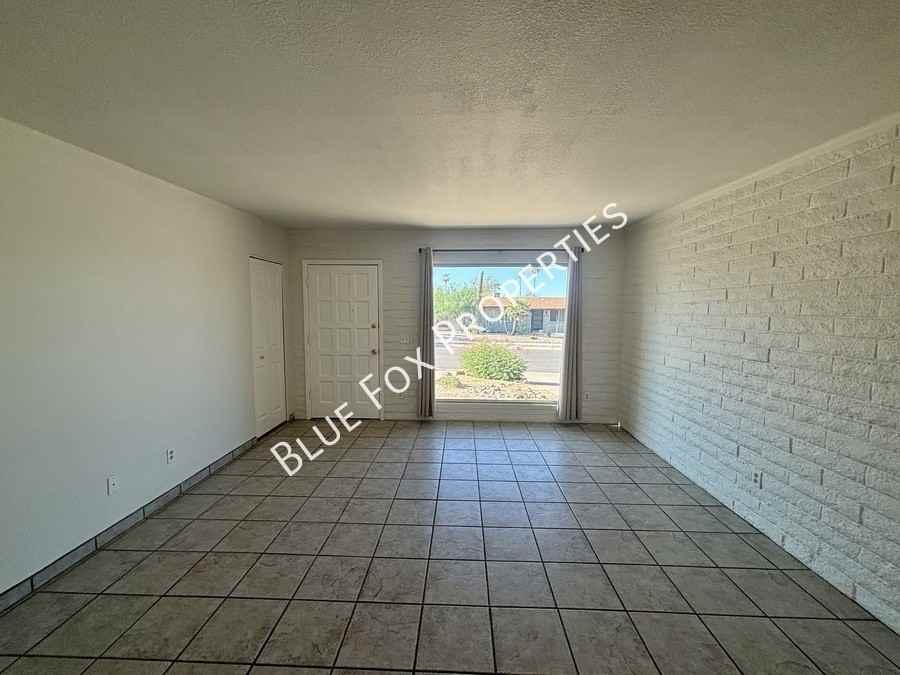 2780 West Vía Del Santo - Photo 3 of 23
