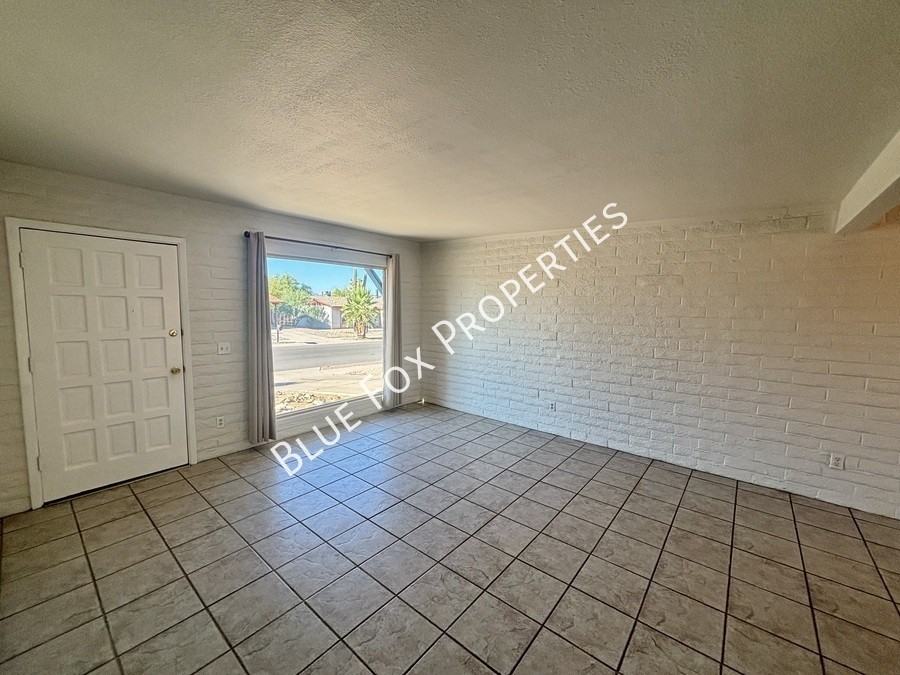 2780 West Vía Del Santo - Photo 4 of 23