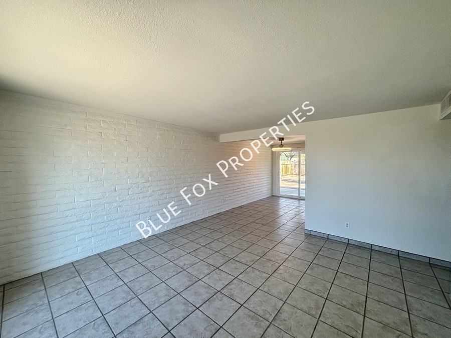 2780 West Vía Del Santo - Photo 5 of 23
