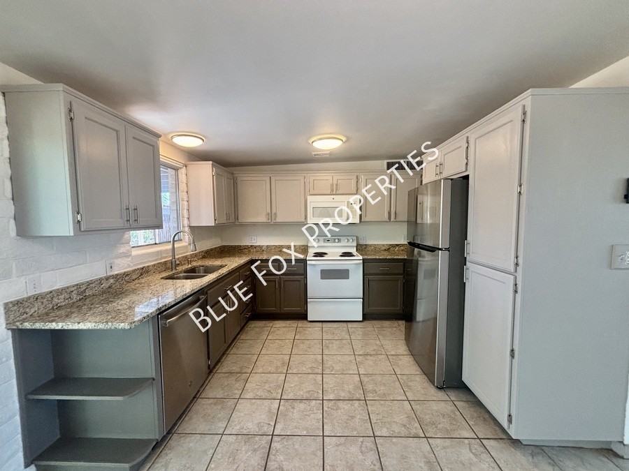 2780 West Vía Del Santo - Photo 7 of 23