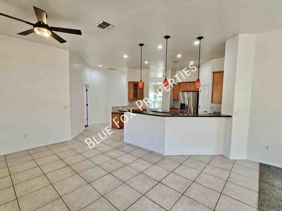 7063 W Autumn Dew Ct - Photo 7 of 36