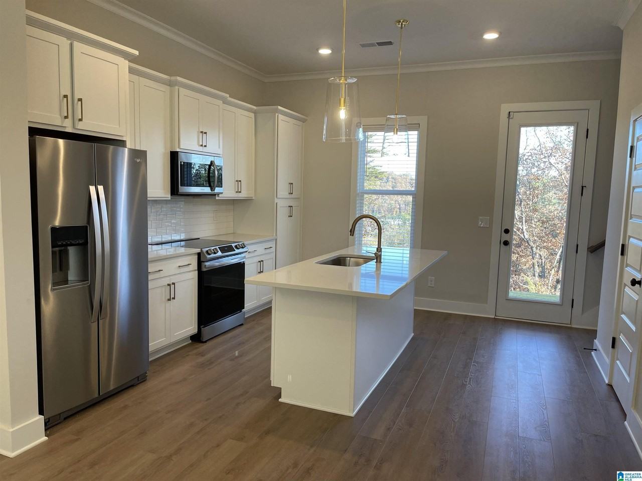 4870 Silas Ave - Photo 5 of 27