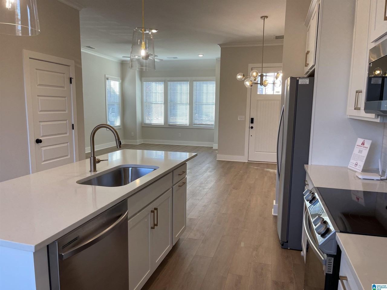 4870 Silas Ave - Photo 6 of 27