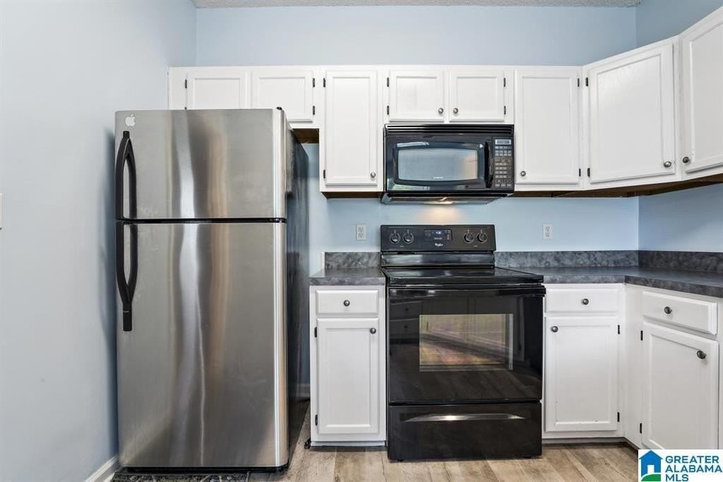 1947 Waterford Pl #1947 - Photo 4 of 38