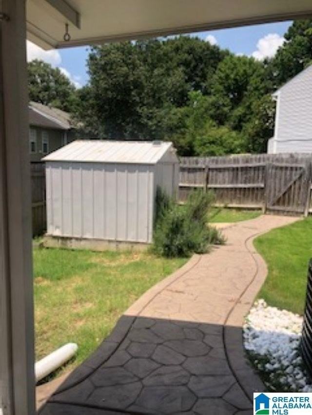1557 Applegate Ln - Photo 4 of 12