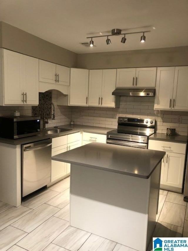 1557 Applegate Ln - Photo 6 of 12