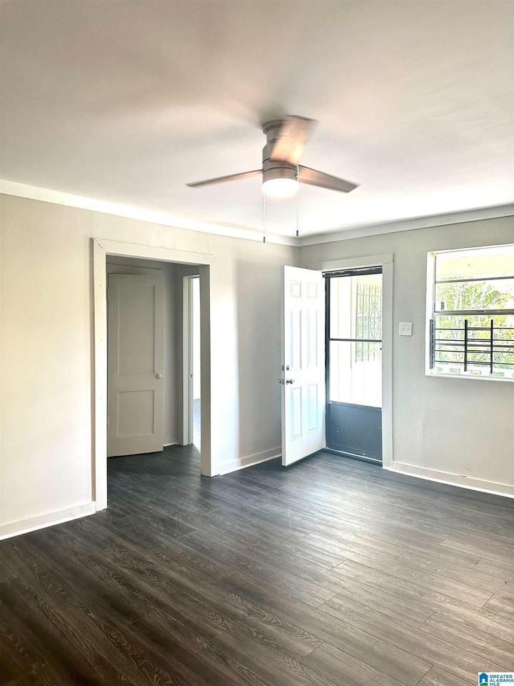 328 54th St #B - Photo 5 of 15