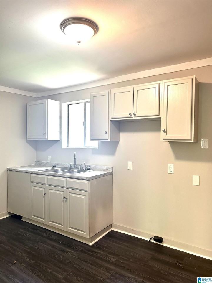 328 54th St #B - Photo 7 of 15