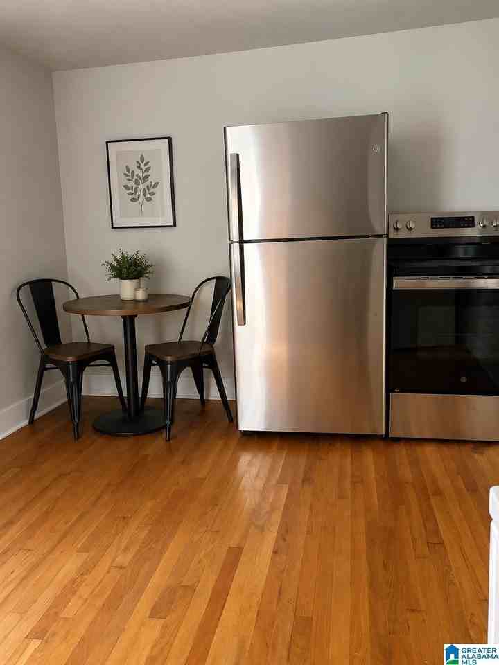 1502 16th Ave S #C - Photo 3 of 16