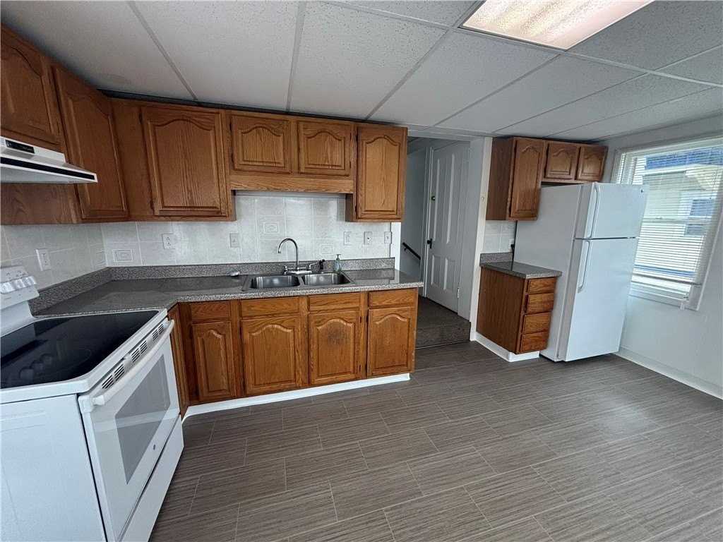 612 B Upper W Church Street - Photo 3 of 12