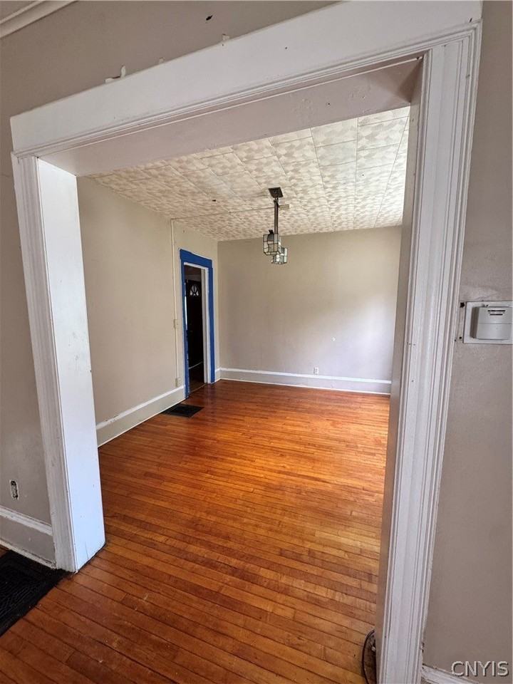 2331 Midland Ave - Photo 4 of 18