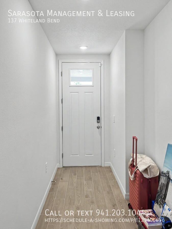 137 Whiteland Bnd - Photo 2 of 27