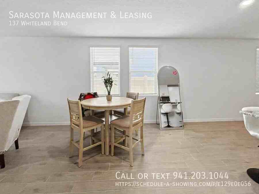 137 Whiteland Bnd - Photo 5 of 27
