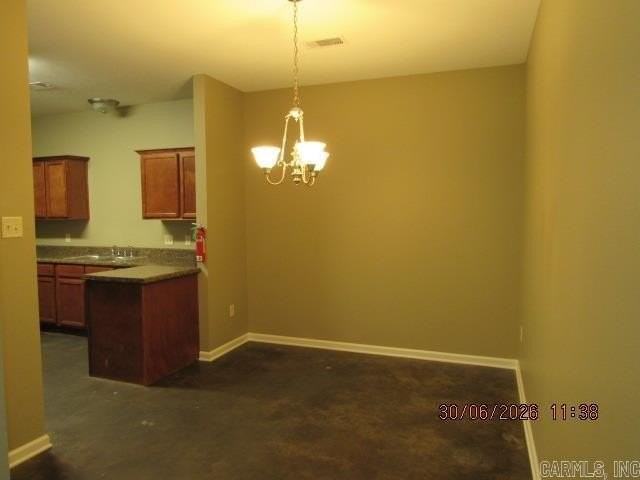 1410 Robins St - Photo 5 of 14