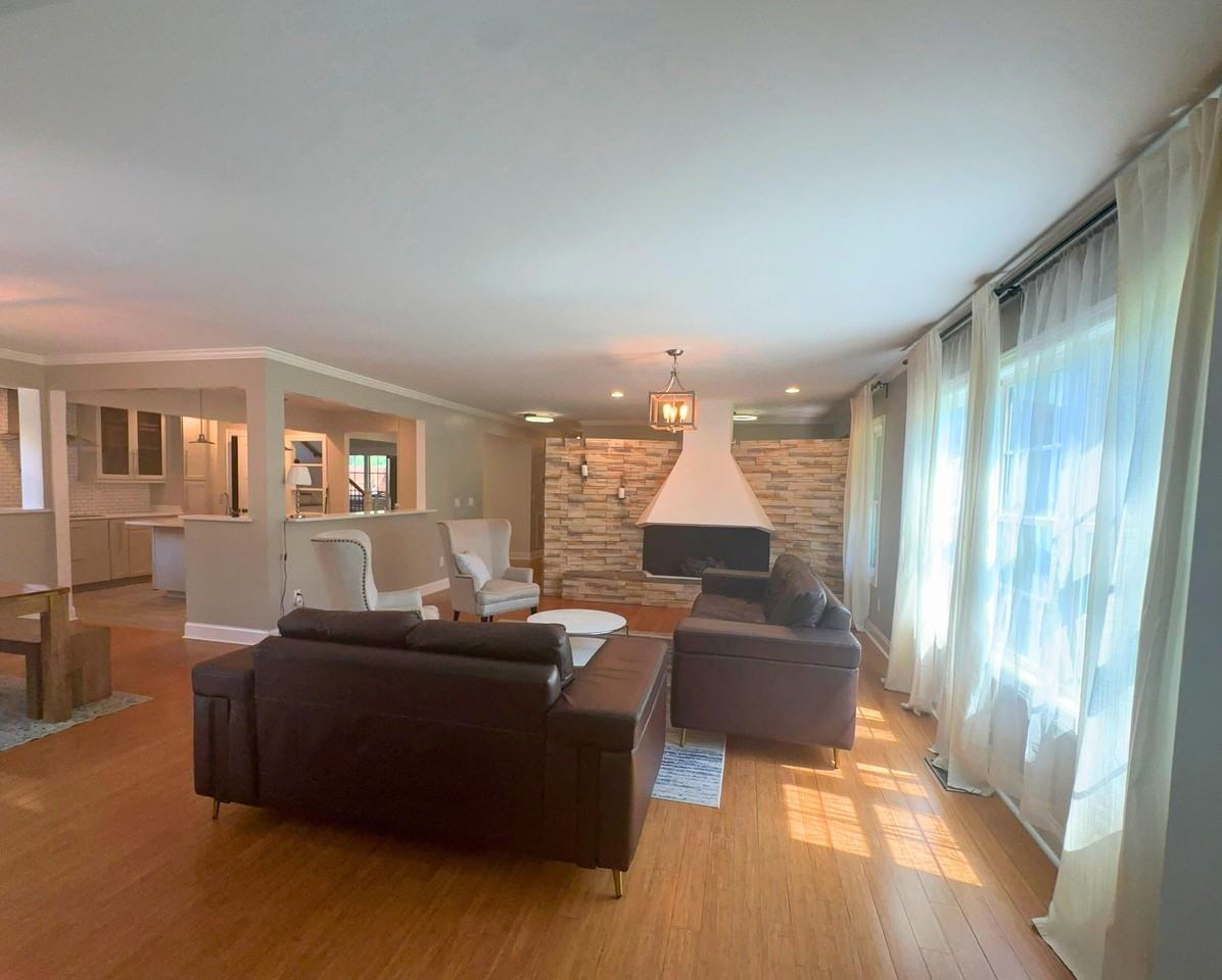 1 Fairhills Dr - Photo 5 of 17