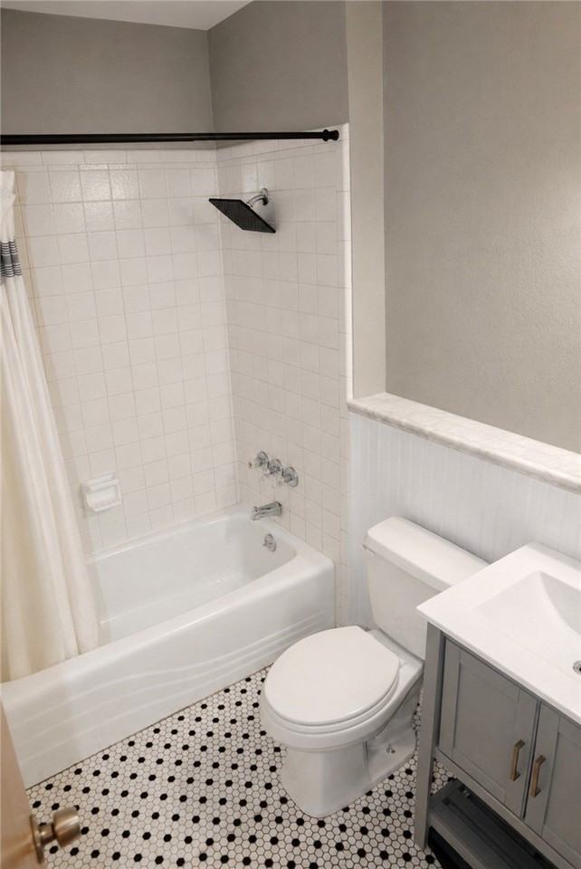 225 Terlingua Dr - Photo 2 of 7