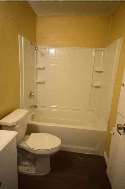 1606 Sycamore Pl - Photo 4 of 7