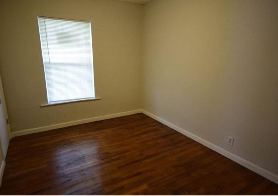 1606 Sycamore Pl - Photo 6 of 7