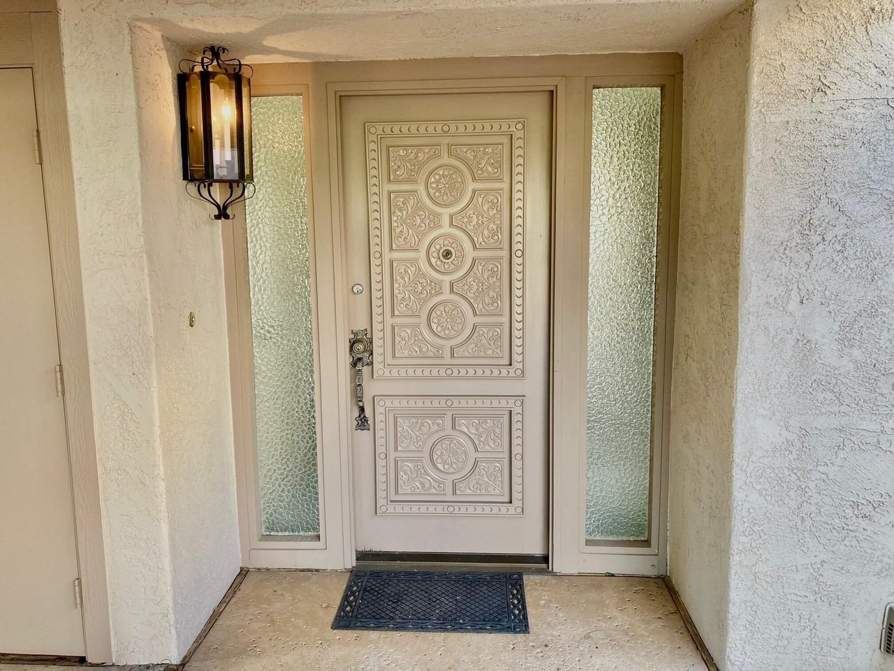 35050 Mission Hills Dr - Photo 2 of 29