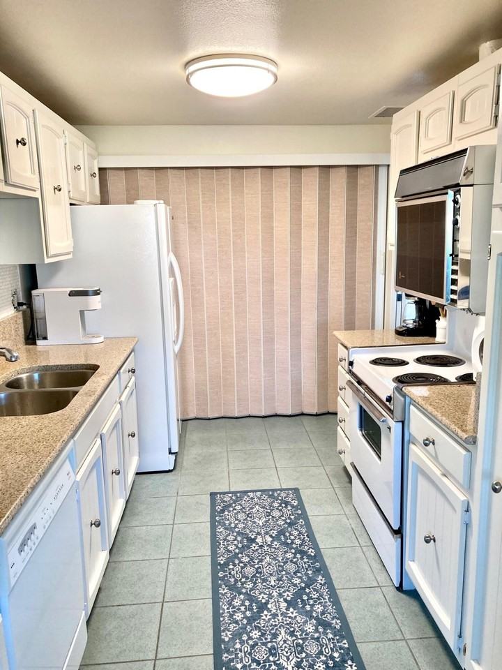 35050 Mission Hills Dr - Photo 5 of 29