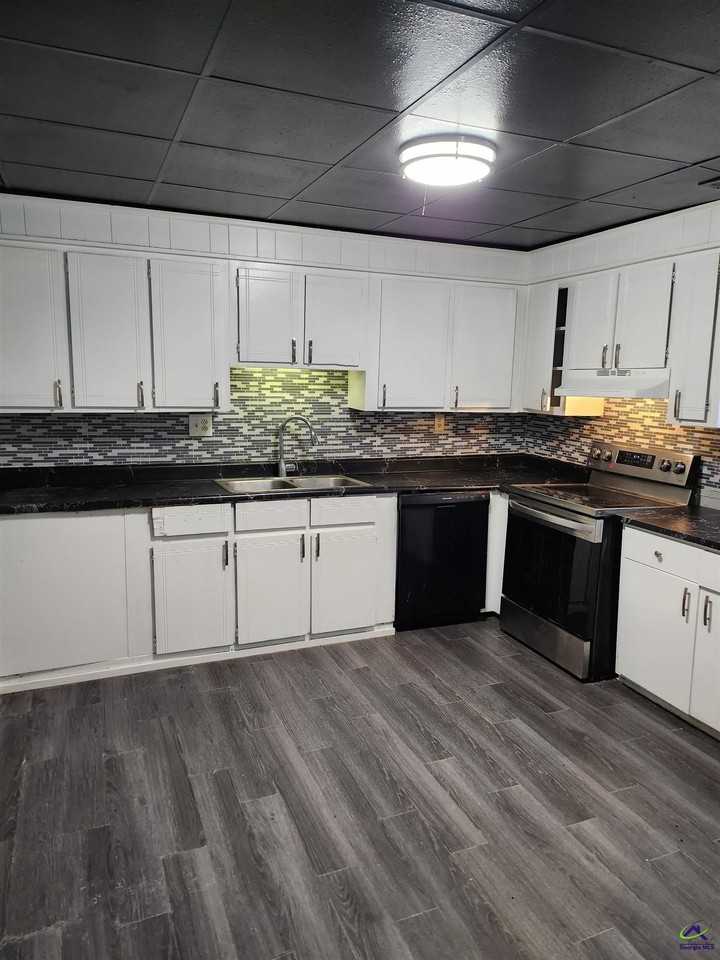 300 Carolina B9 Avenue - Photo 3 of 16