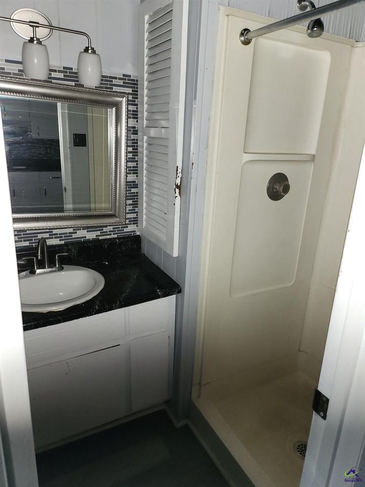 300 A9 Carolina Avenue - Photo 3 of 6