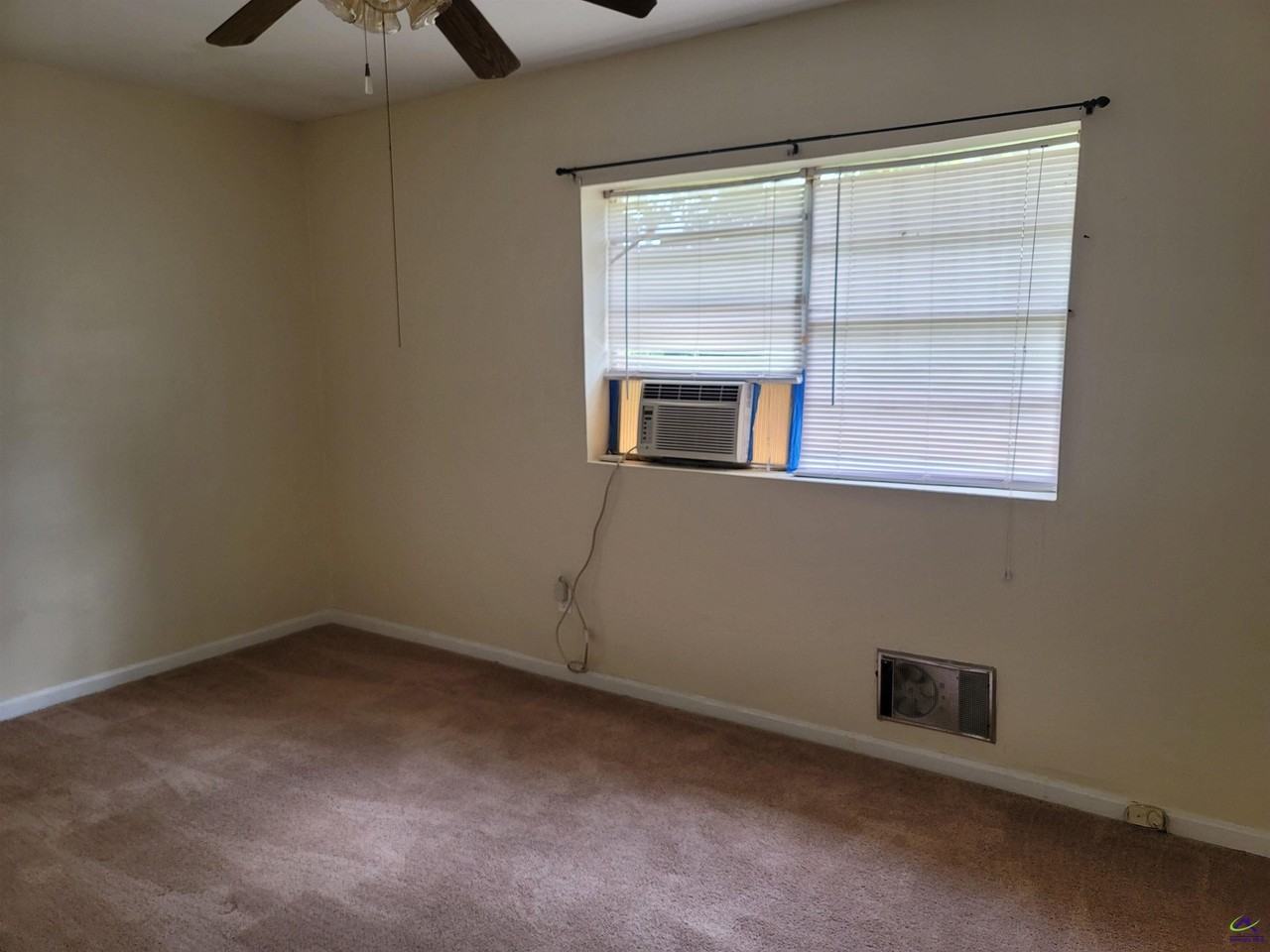 605 S Pleasant Hill Rd - Photo 3 of 14