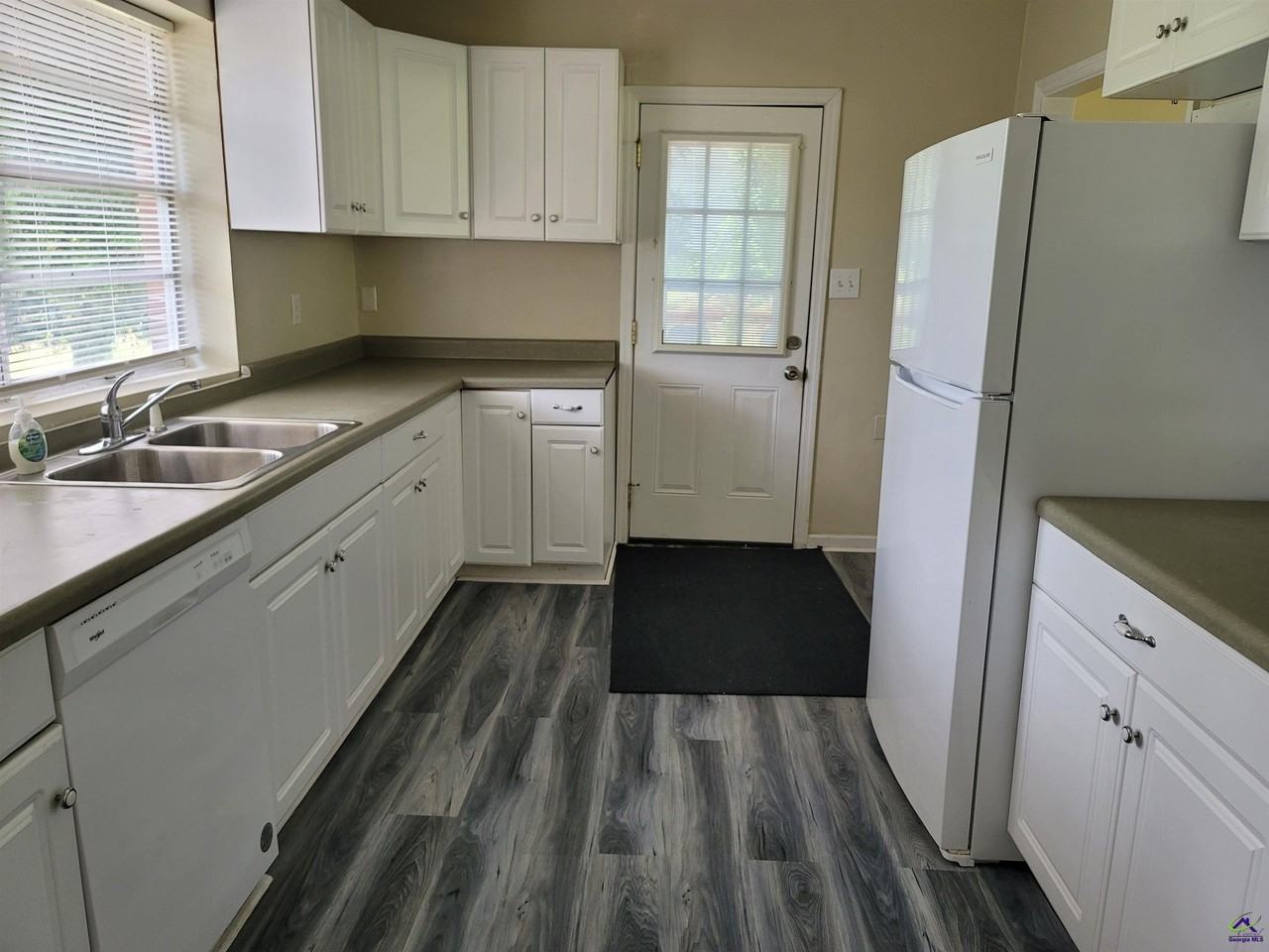 605 S Pleasant Hill Rd - Photo 5 of 14
