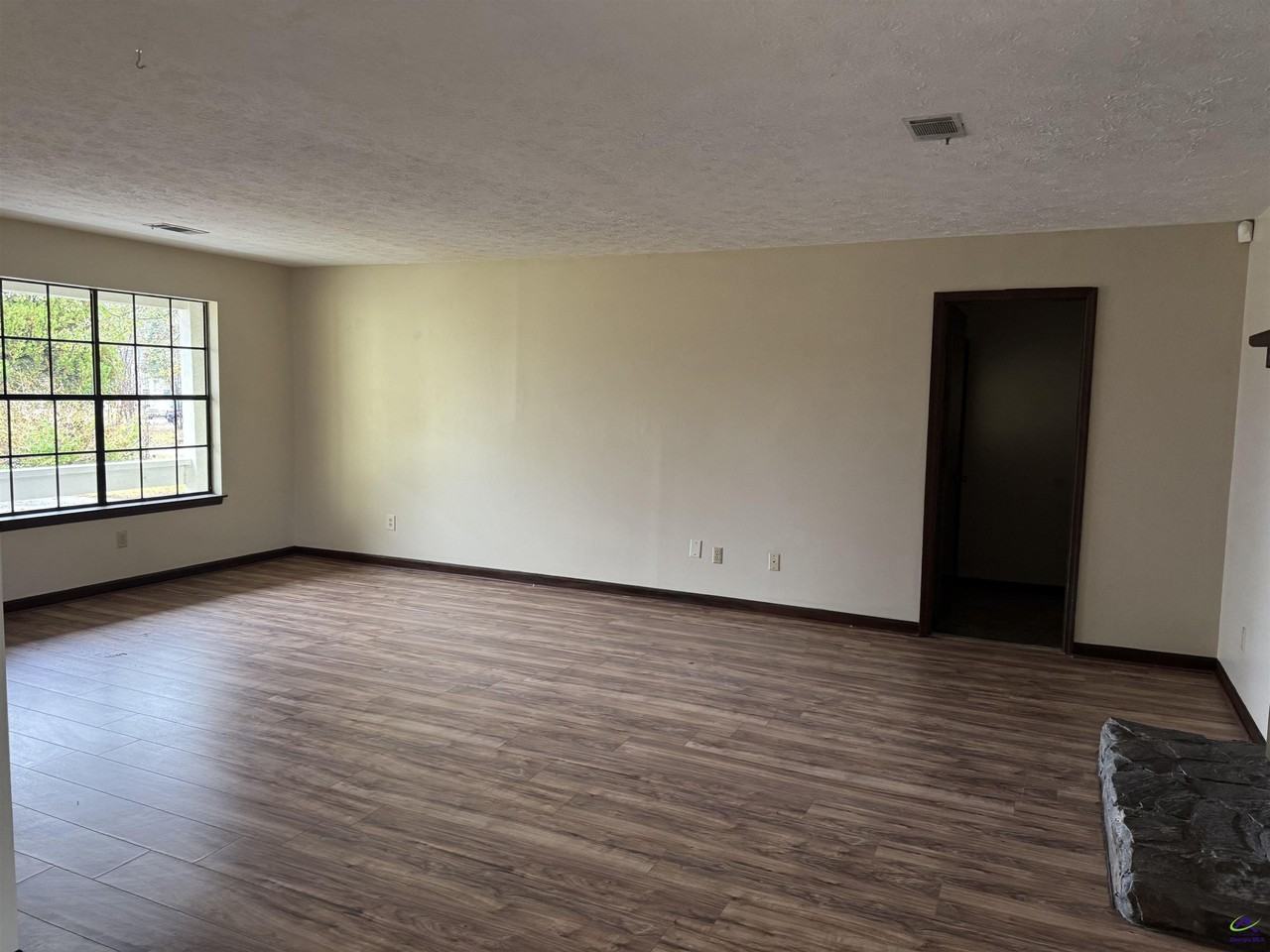 108 Renoir Ln - Photo 3 of 16