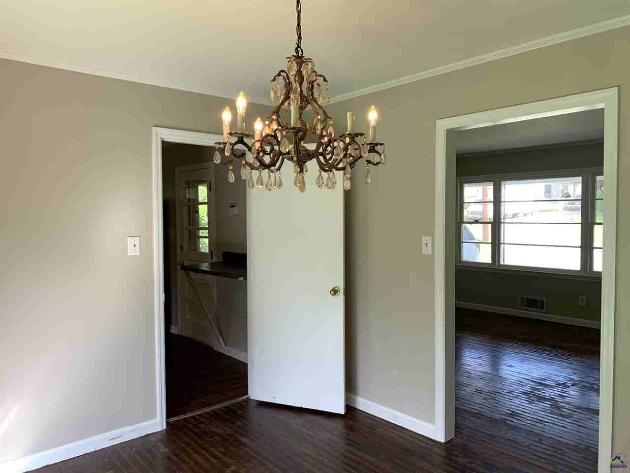 3240 Commodore Dr - Photo 6 of 24