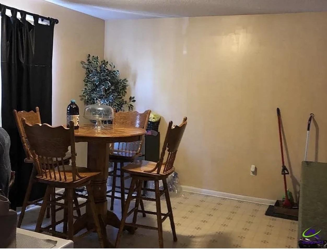 136 Oscar Ct - Photo 2 of 5