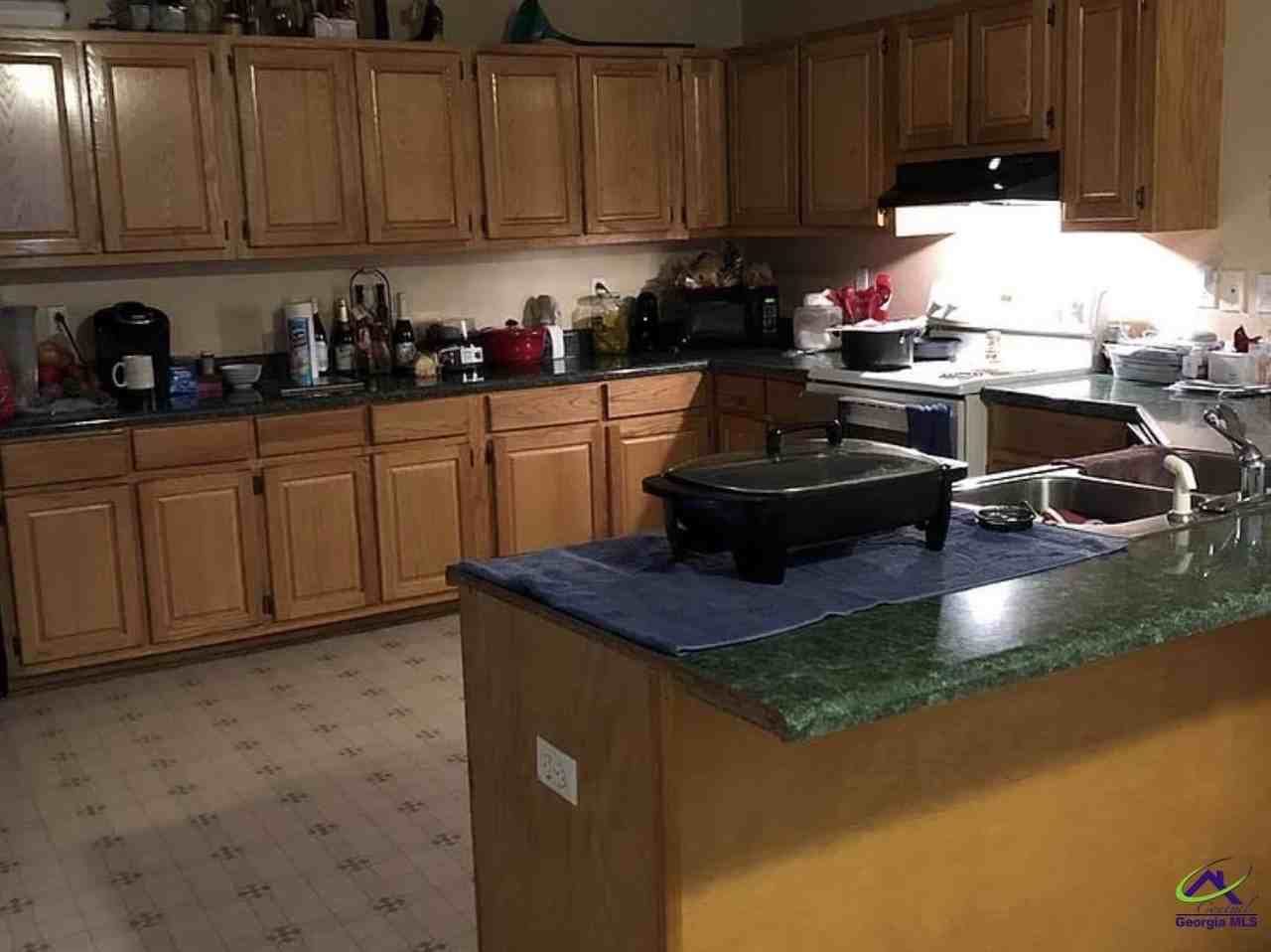 136 Oscar Ct - Photo 3 of 5