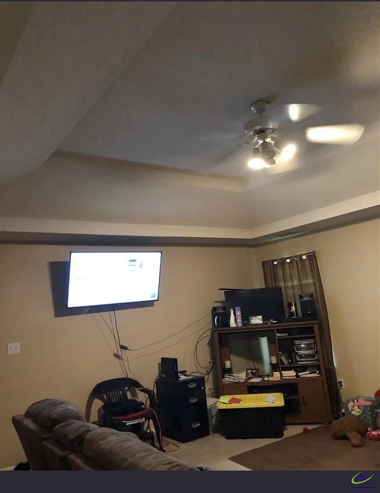 136 Oscar Ct - Photo 4 of 5