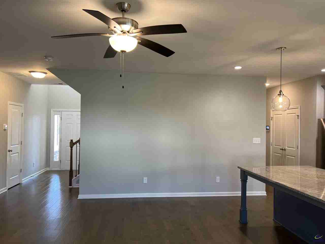 401 Tivoli Way - Photo 3 of 36