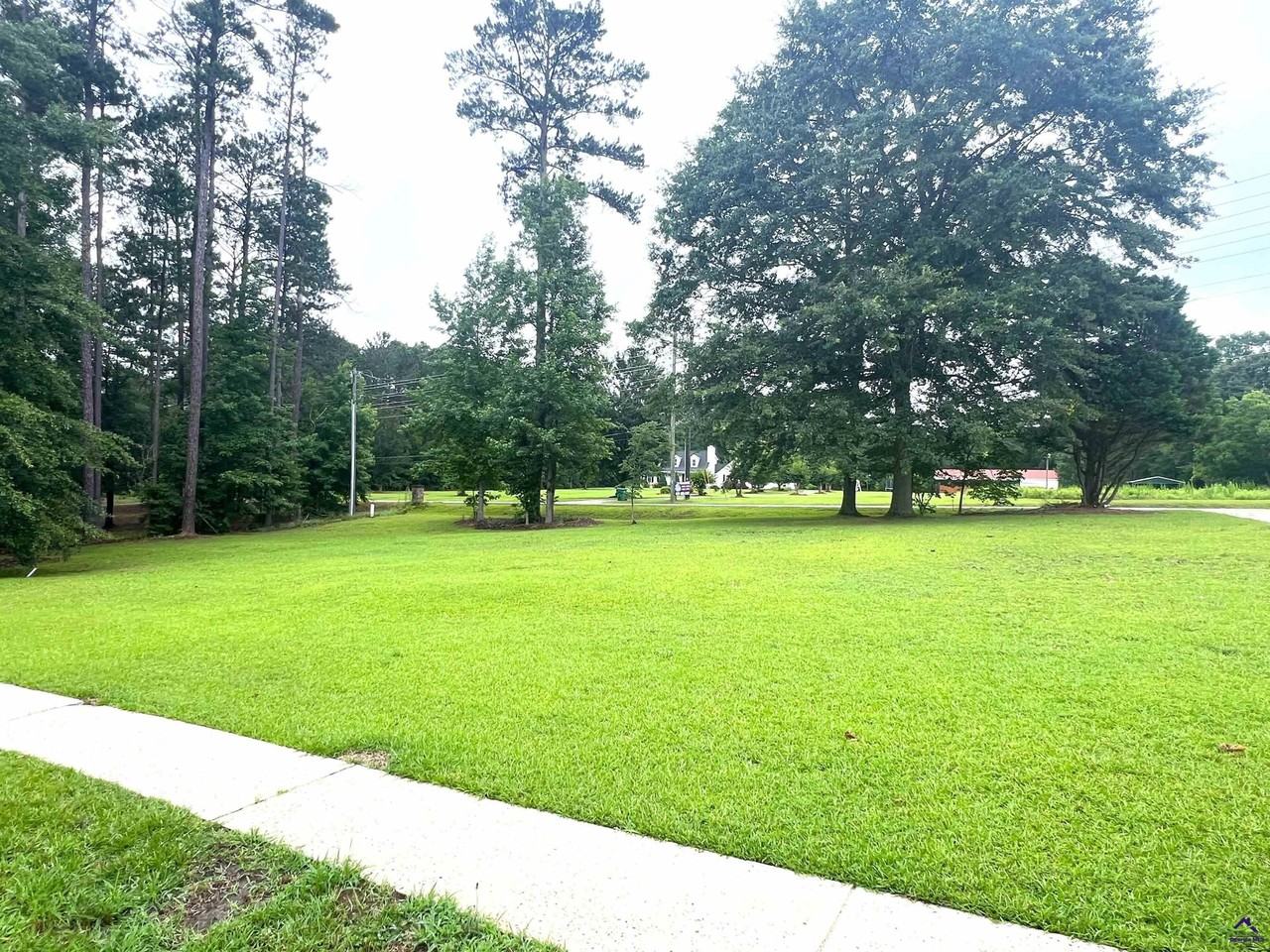 178 Woodard Rd - Photo 4 of 46