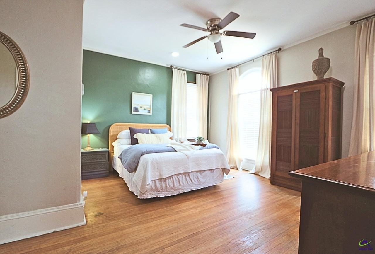 633 College St - Photo 3 of 21