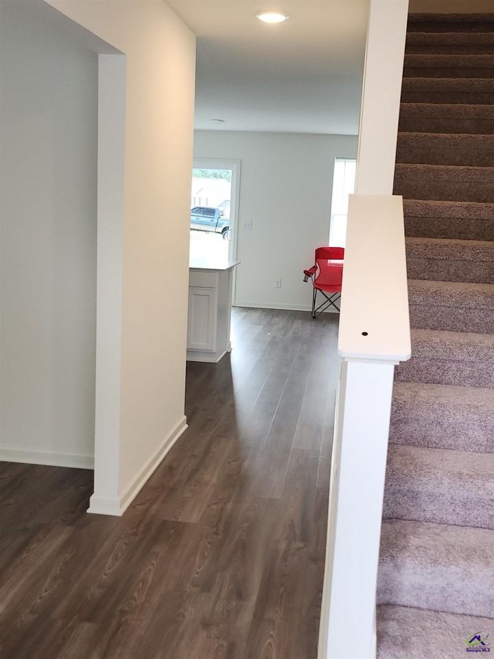 410 Cannon Point Dr - Photo 2 of 18