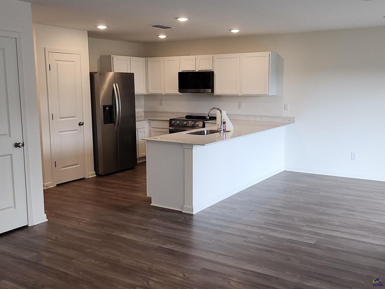 410 Cannon Point Dr - Photo 3 of 18