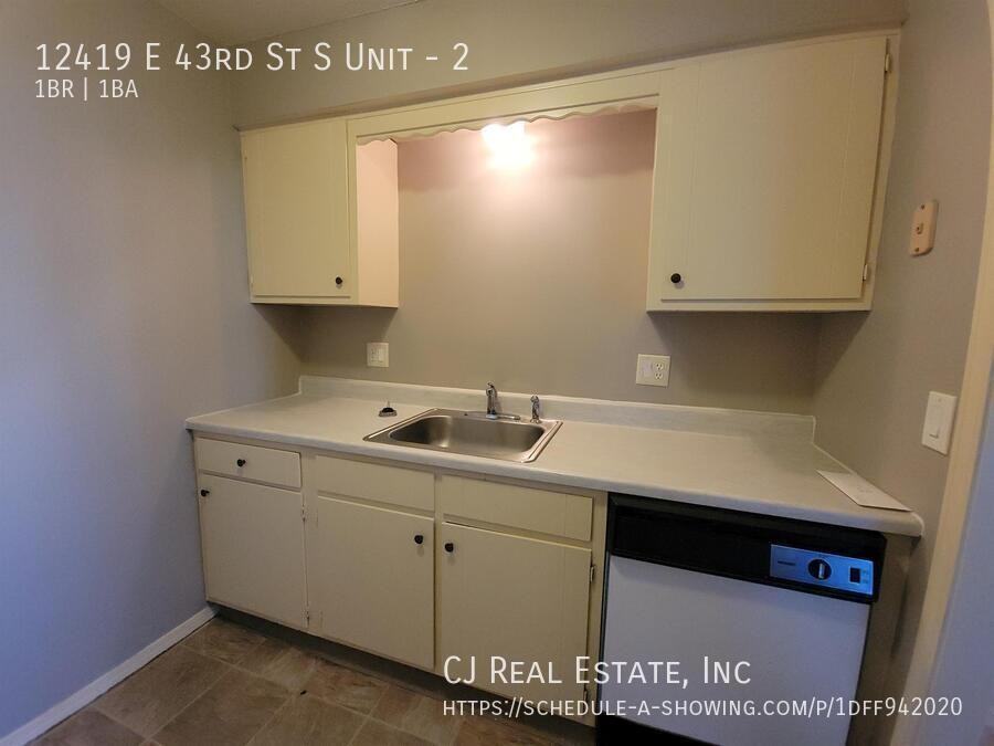 12419 E 43rd St S #2 - Photo 6 of 10
