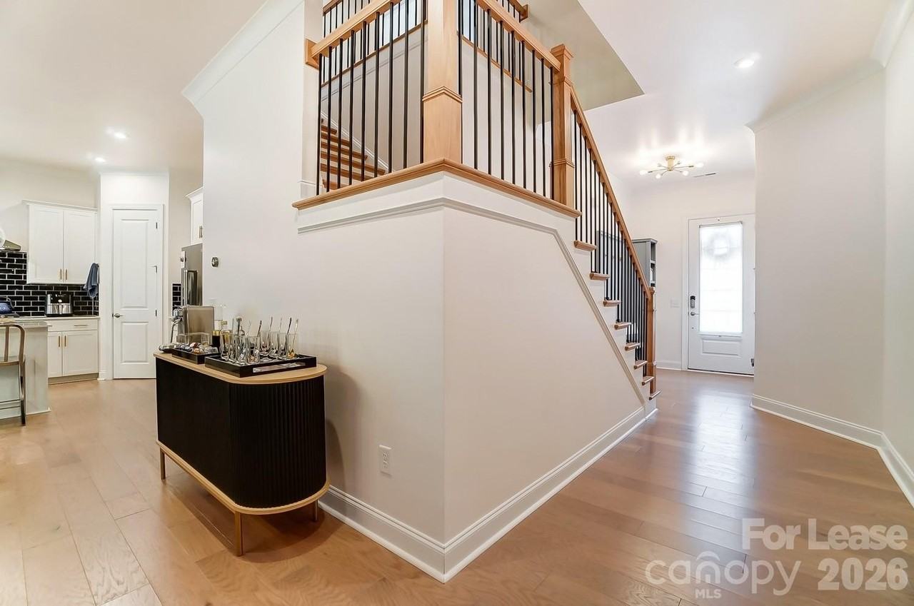 131 Heathbrook Ln - Photo 4 of 45